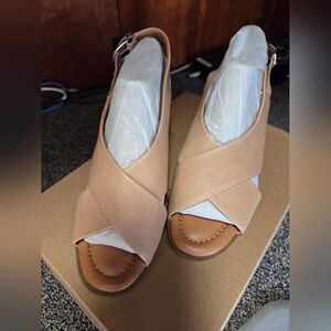 Lucky Brand Tan Sandals with Crossover Straps